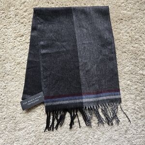 The Mens Store Bloomingdales scarf gray